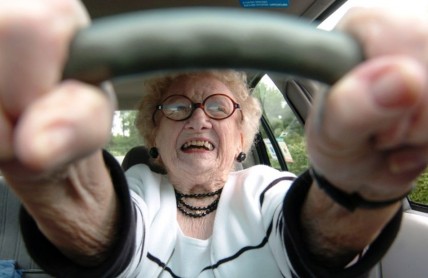 Lékařská prohlídka řidičů – zdravotní stav seniorů za volantem
